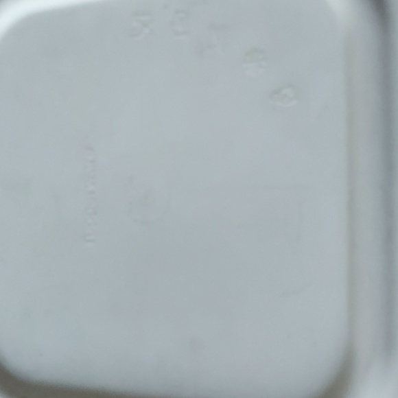 Tupperware 2qt oven safe dish - Picture 4 of 6